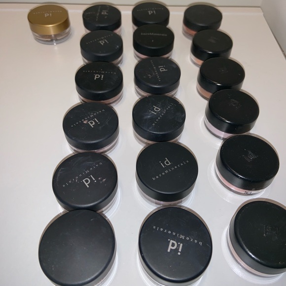 Bare Minerals Loose Eyeshadow - Picture 2 of 3